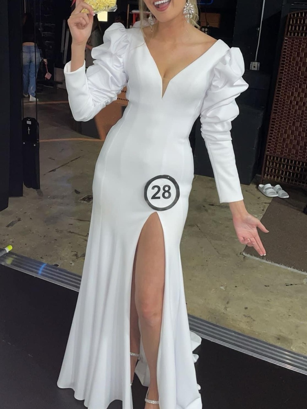 Elegant White Puff-Sleeve Mermaid Dress
